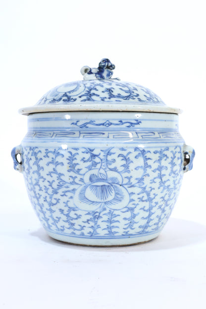 19th C. Chinese Blue and White Covered Jar with Fu Lion Finial